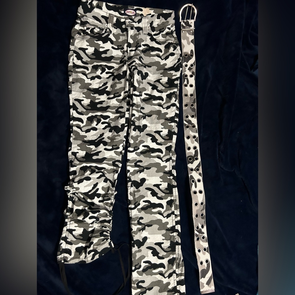 Zoey Beth- Medium winter camo pant with matching belt.